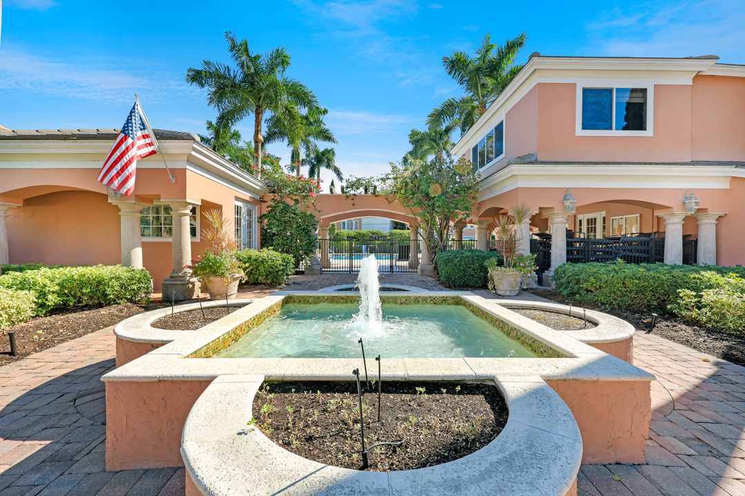 510 Via Veneto #102, Naples, FL 34108