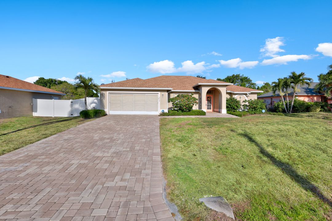 2217 NE 1st Pl, Cape Coral, FL 33909