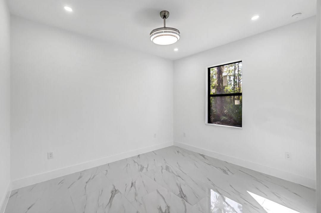 2113 Grayson Ave, Alva, FL 33920