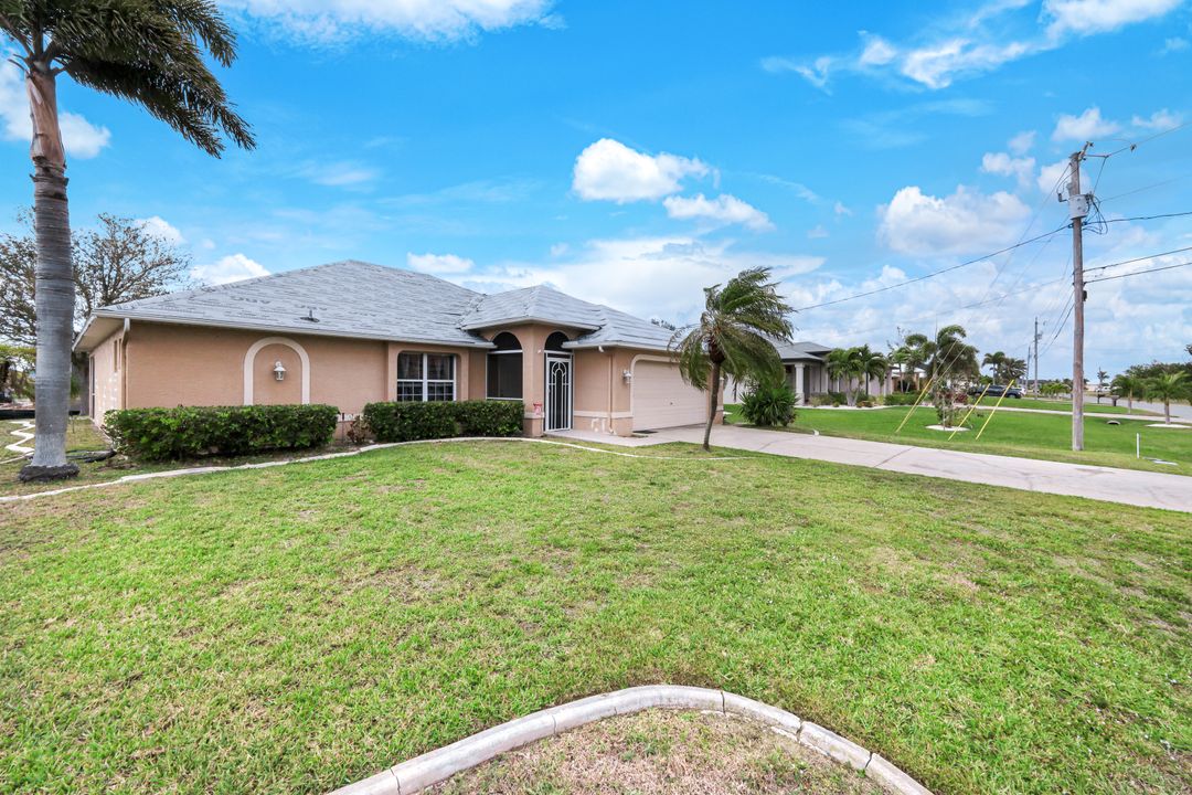 142 SW 34th Pl, Cape Coral, FL 33991