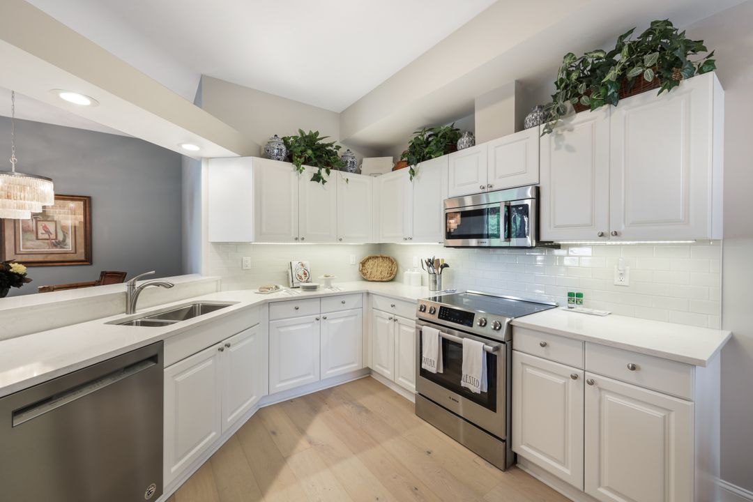 1550 Clermont Dr  #E-101, Naples, FL 34109