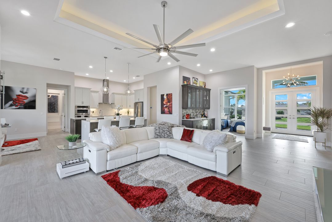 5317 SW 8th Pl, Cape Coral, FL 33914