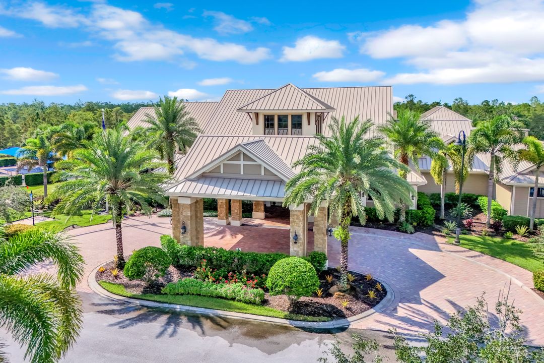 7659 Jacaranda Ln, Naples, FL 34114