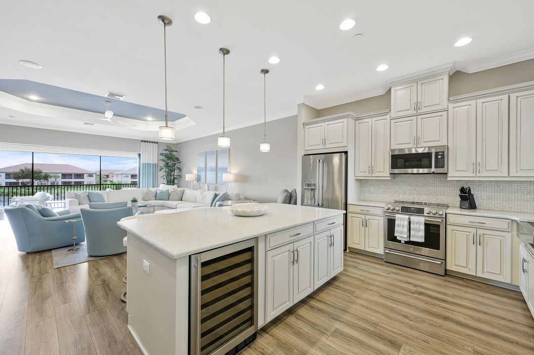 9672 Montelanico Loop #203, Naples, FL 34119