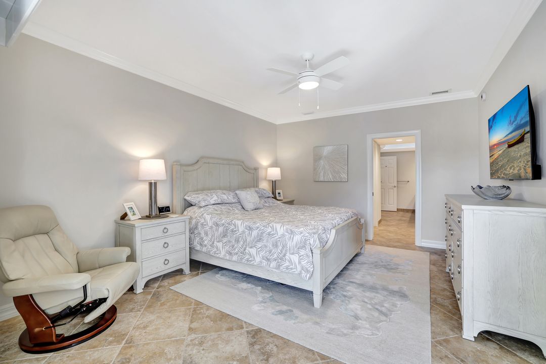 816 W Elkcam Cir #301, Marco Island, FL 34145