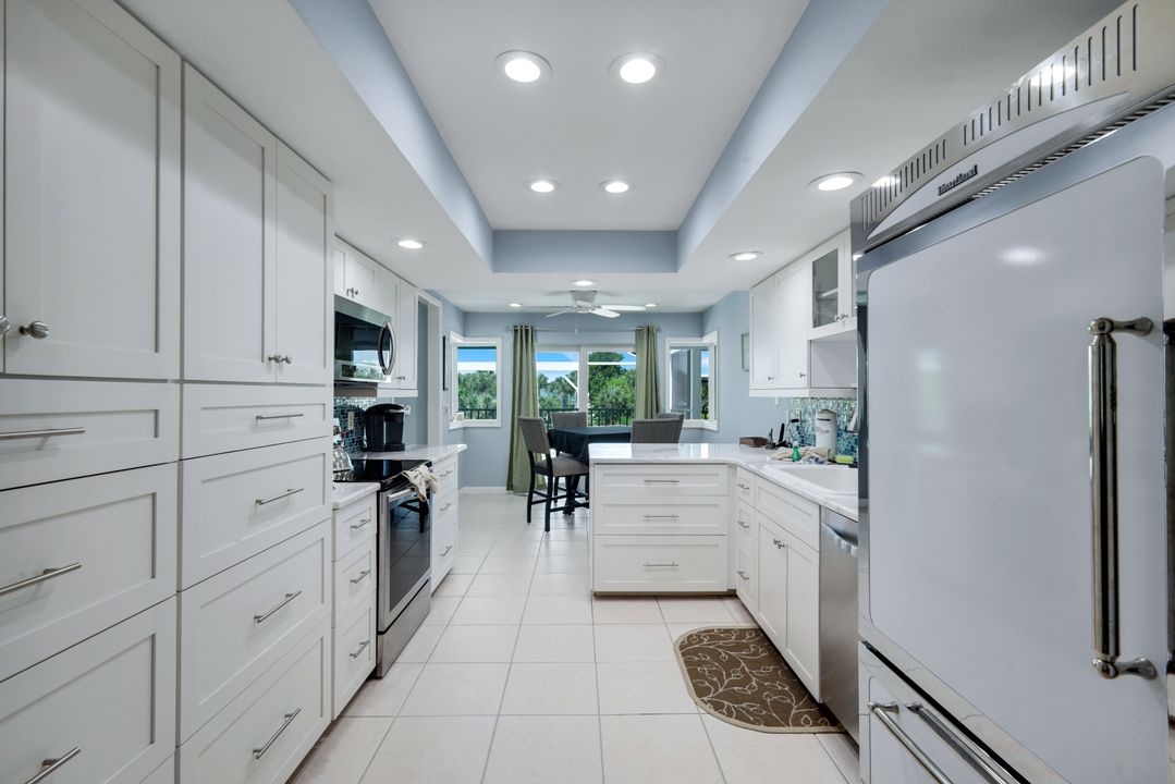 673 E Rocks Dr, Sanibel, FL 33957