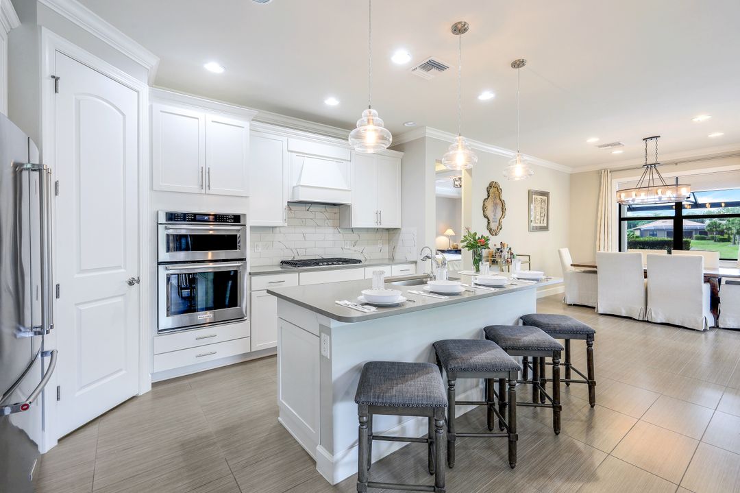 9437 Whooping Crane Wy, Naples, FL 34120