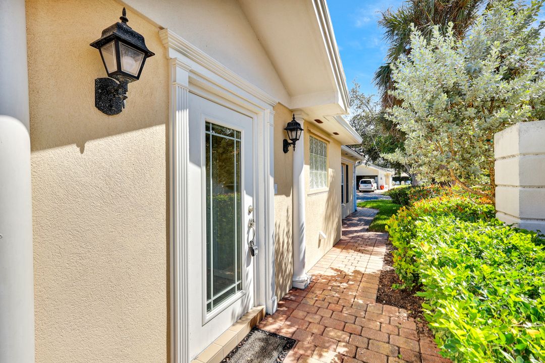 3312 Cayman Ln, Naples, FL 34119