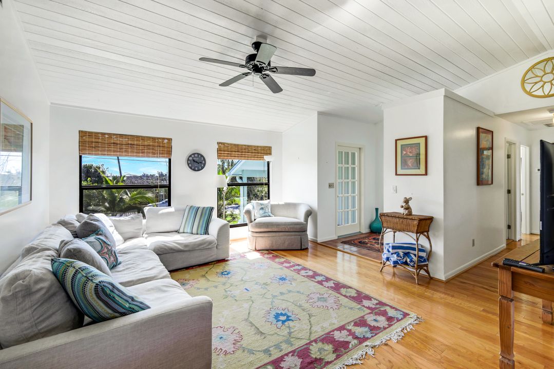 647 Rabbit Rd, Sanibel, FL 33957