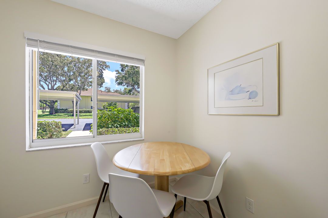 3695 Amberly Cir #E 107, Naples, FL 34112