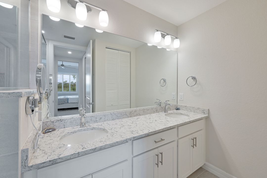 164 Indies Drive E #104, Naples, FL
