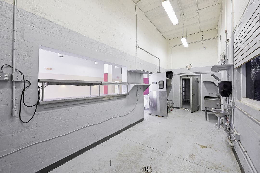 11387 Tamiami Trail E, Naples, FL 34113