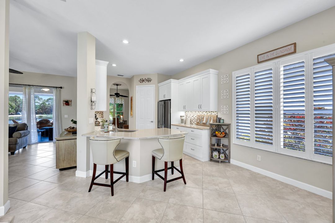 6006 Highwood Park Ln, Naples, FL 34110