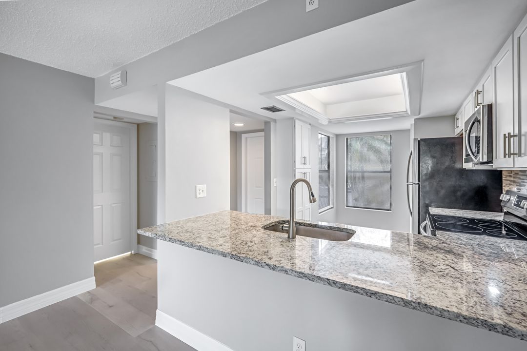 15206 Parkside Dr #102, Fort Myers, FL 33908