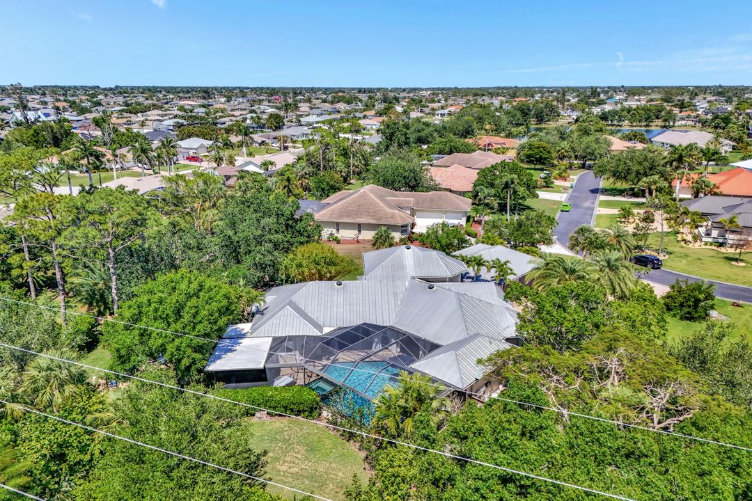 1817 Piccadilly Cir, Cape Coral, FL 33991