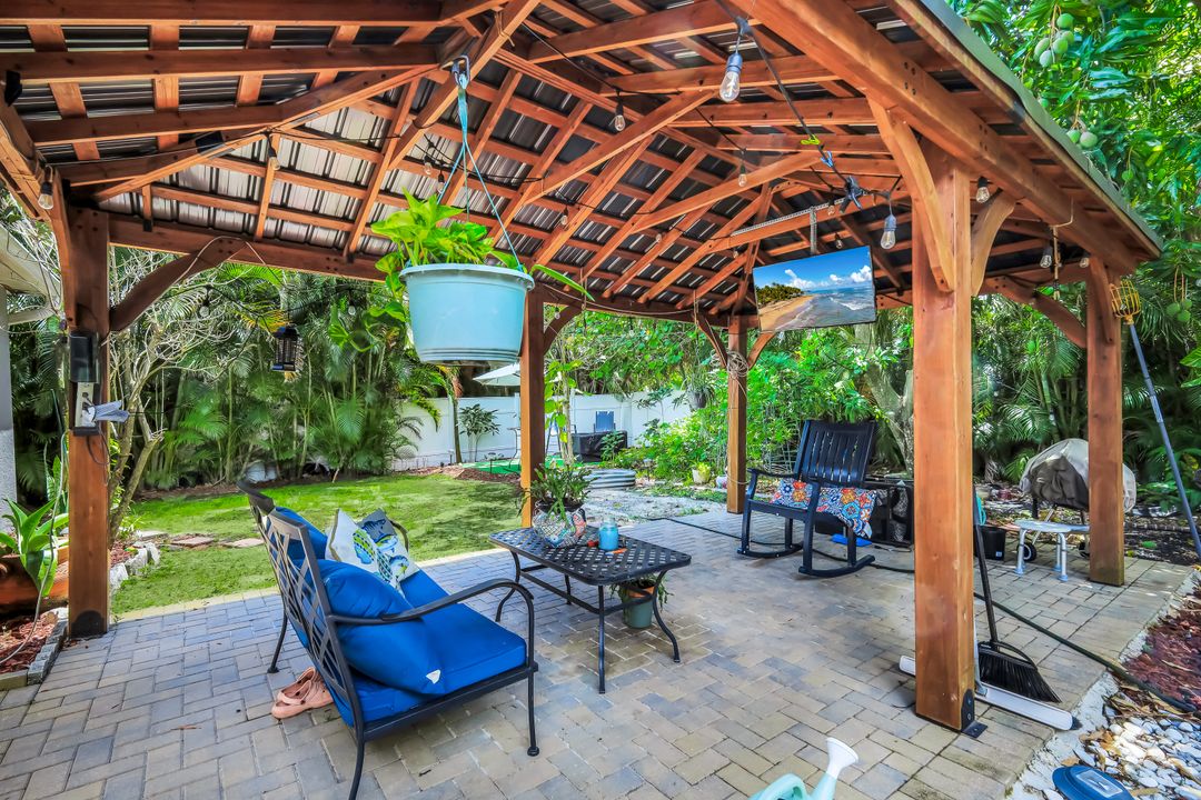 1006 SW 9th Ave, Cape Coral, FL 33991