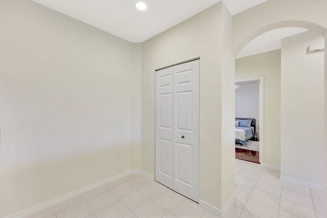 6245 Wilshire Pines Cir #1303, Naples, FL 34109