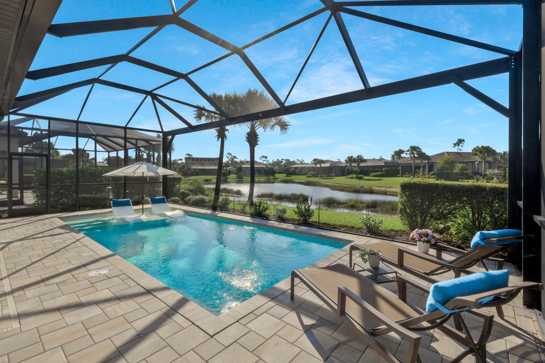 9815 Everglades Dr, Naples, FL 34120