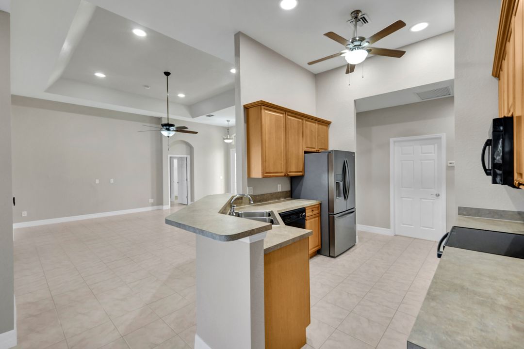 3917 SW 20th Pl, Cape Coral, FL 33914