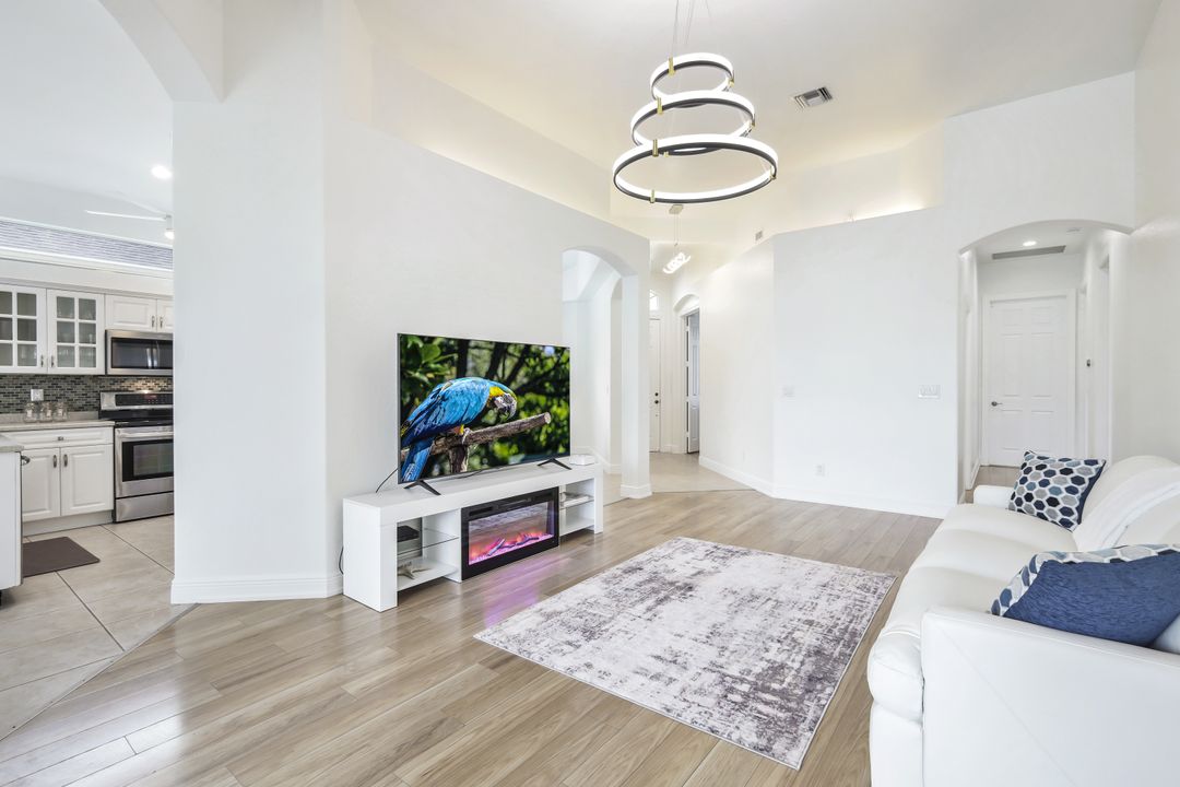 8710 Ibis Cove Cir, Naples, FL 34119