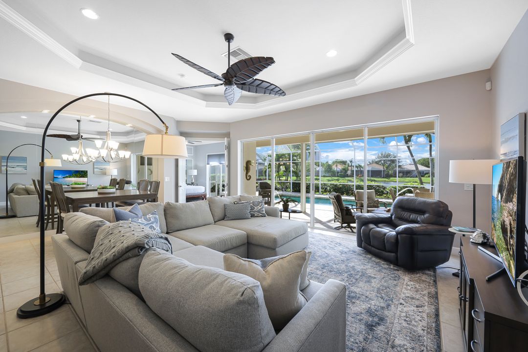 463 Tullamore Ln, Naples, FL 34110