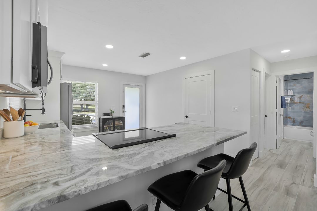 2710 Arbutus St, Naples, FL 34112