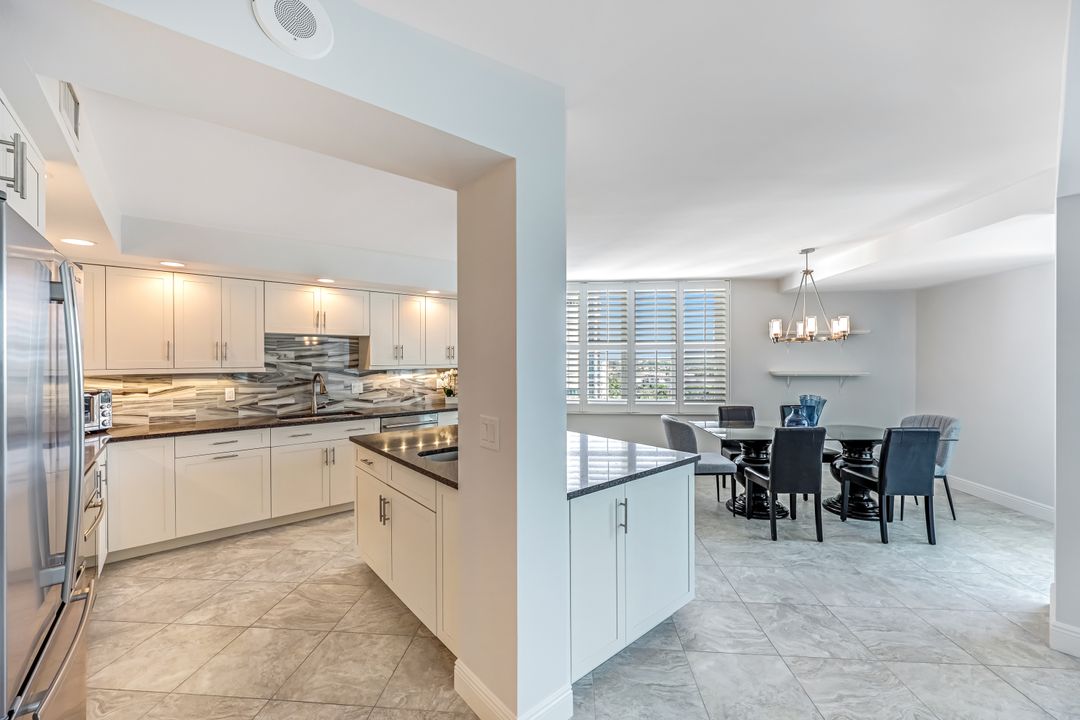 4041 Gulf Shore Blvd N #1108, Naples, FL 34103