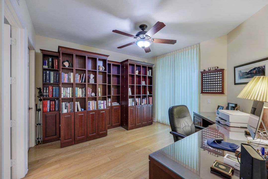 295 Grande Way #1203, Naples, FL 34110