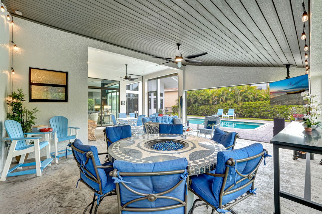 2930 Cinnamon Bay Cir, Naples, FL 34119