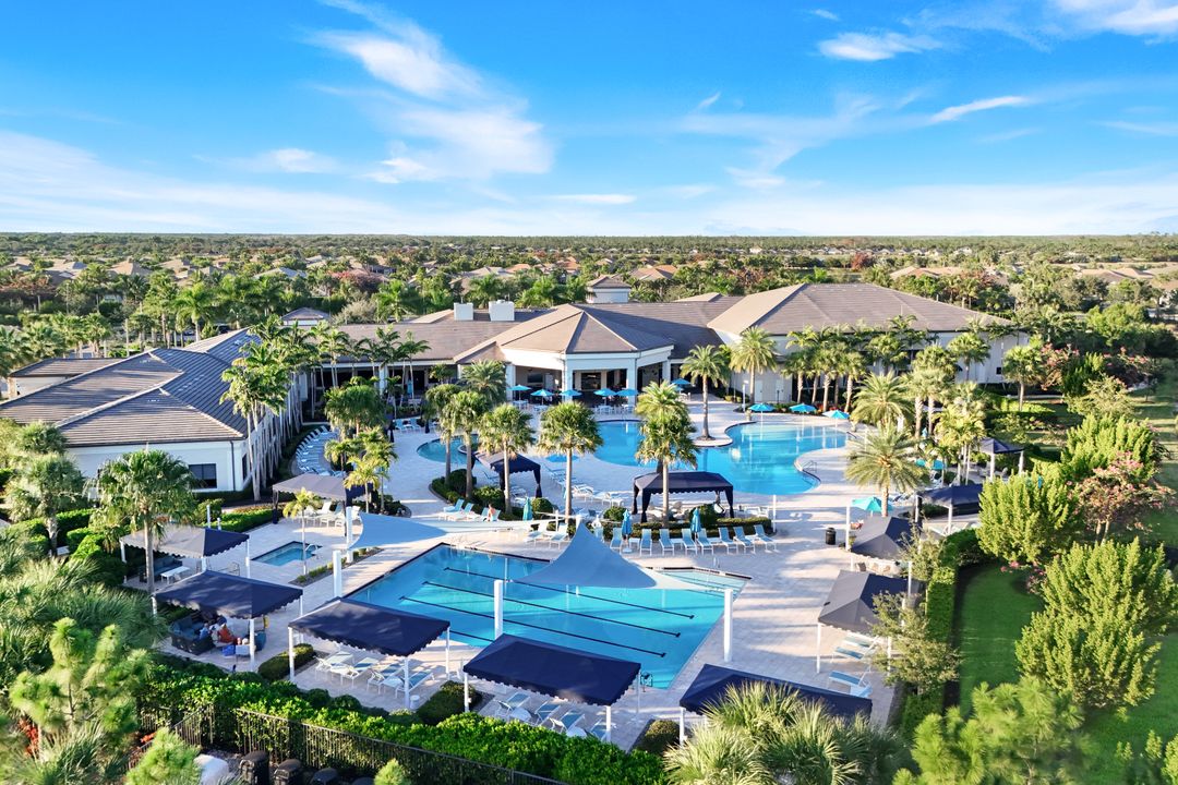 28560 Twain Dr, Bonita Springs, FL 34135