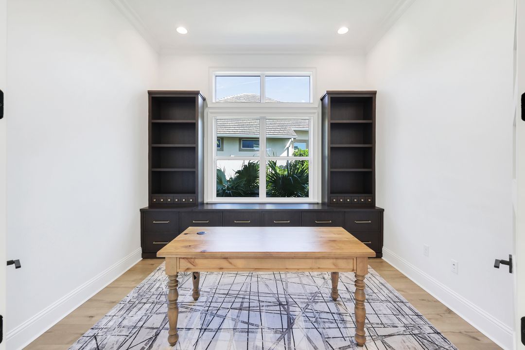 6273 Negril Isle Dr, Naples, FL 34113