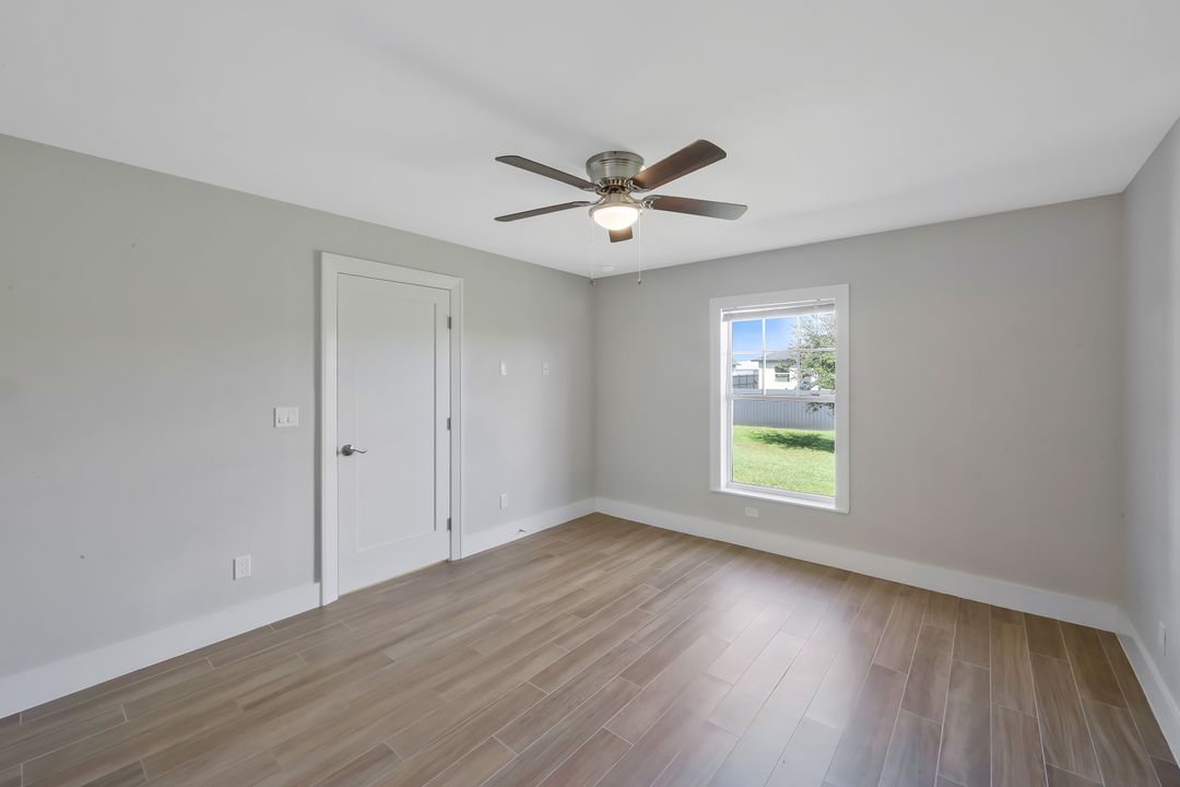 2806 22nd St SW, Lehigh Acres, FL 33976