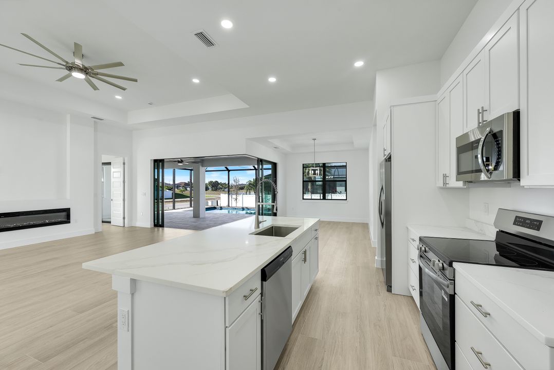 1600 NW 38th Ave, Cape Coral, FL 33993