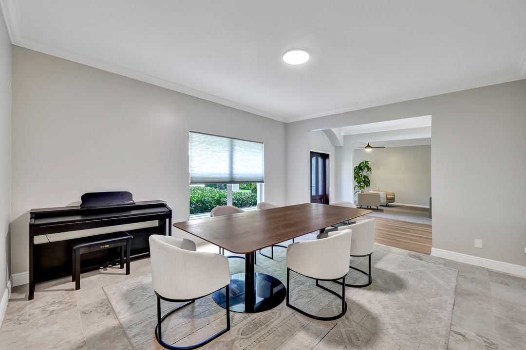 8146 Las Palmas Way, Naples, FL 34109