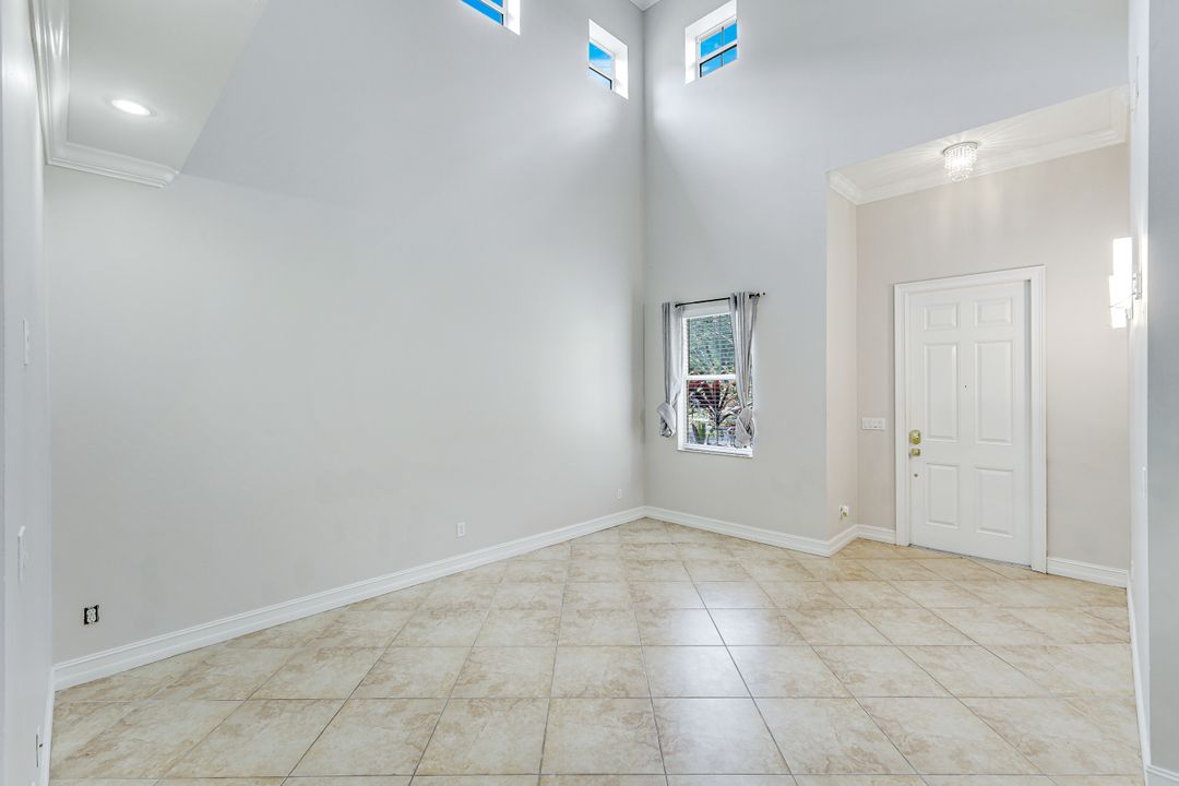 10253 S Silver Palm Dr, Estero, FL 33928