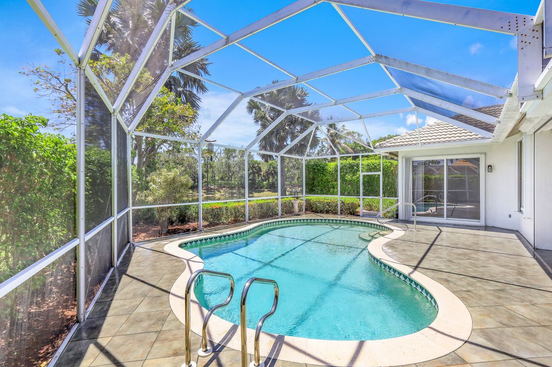 1940 Timberline Dr, Naples, FL 34109