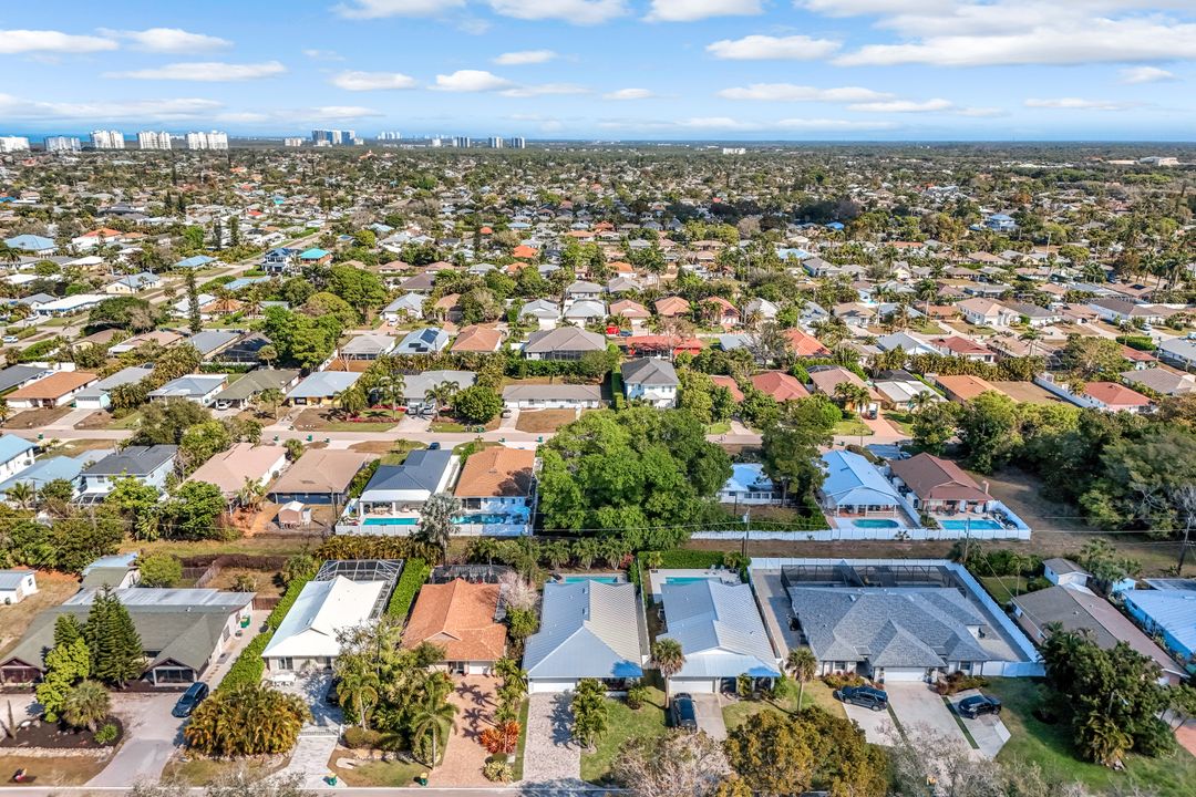 737 91st Ave N, Naples, FL 34108