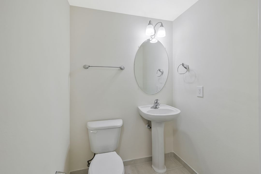 2825 Palm Beach Blvd #316, Fort Myers, FL 33916