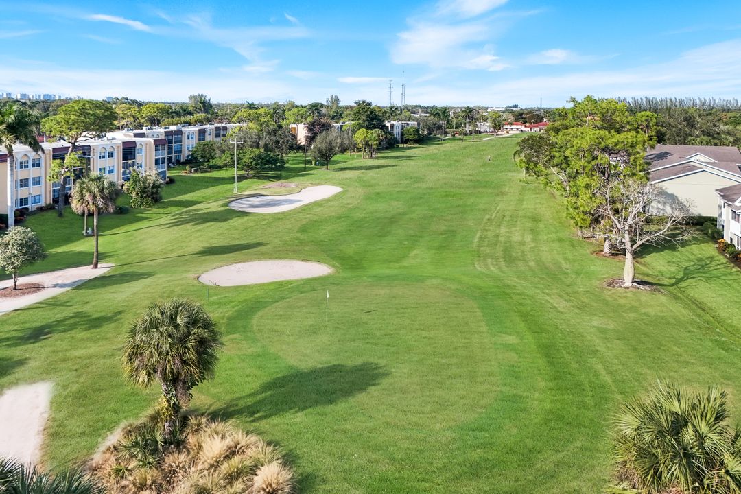 201 Quail Forest Blvd #101, Naples, FL 34105