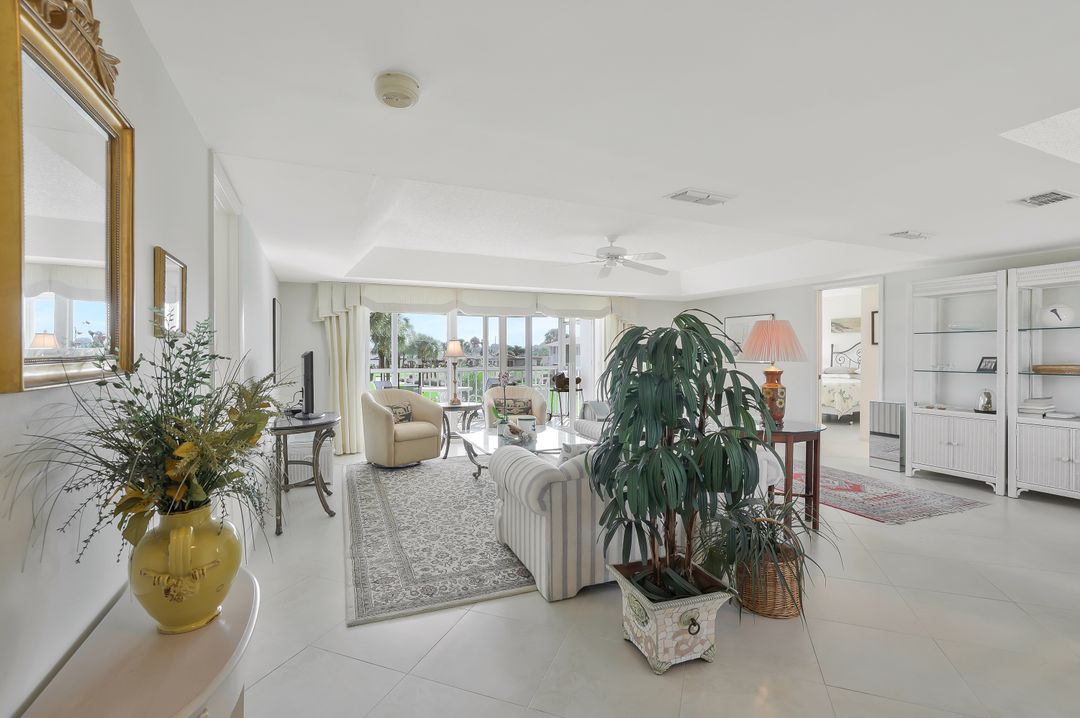 278 Winners Cir #2, Naples, FL 34112