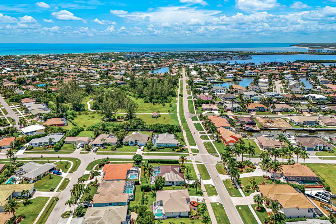 711 Tigertail Ct, Marco Island, FL 34145