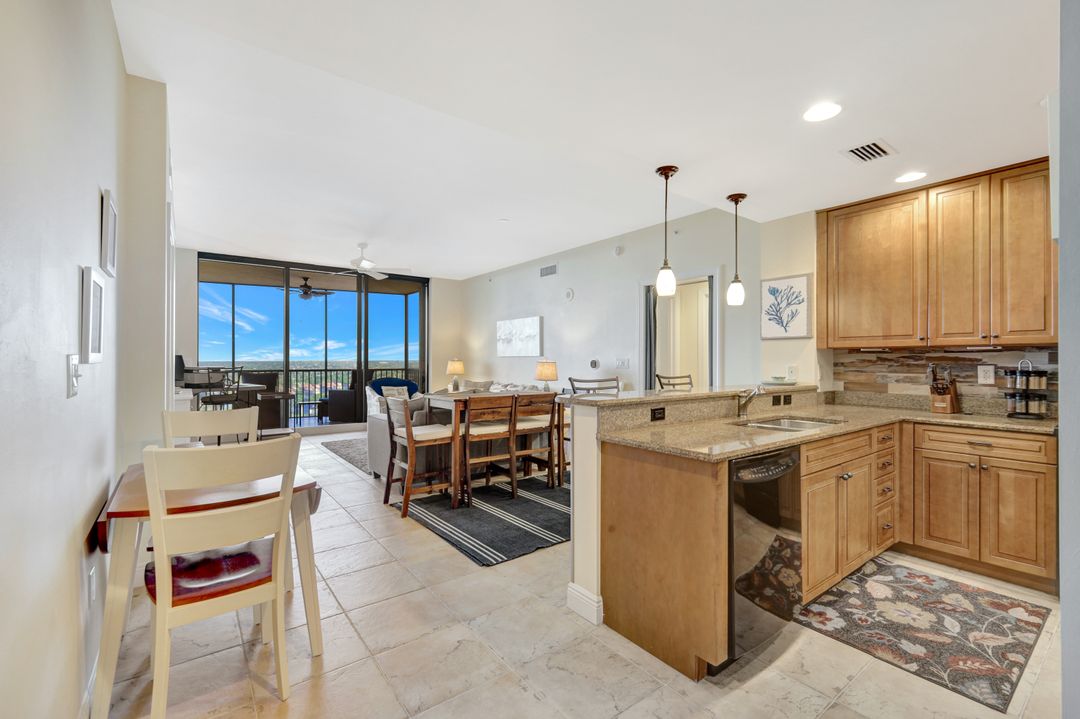 5781 Cape Harbour Dr #1005, Cape Coral, FL 33914