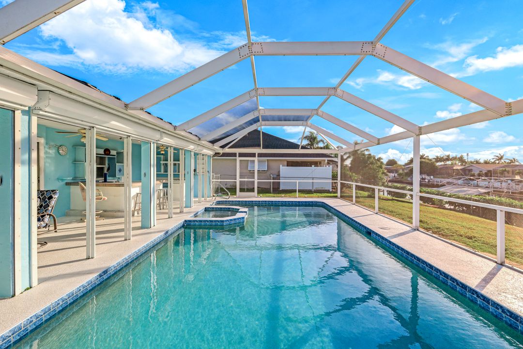 3034 SE 10th Pl, Cape Coral, FL 33904