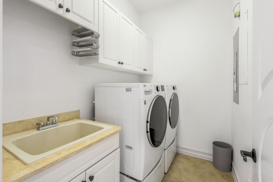 350 Gumbo Limbo Ln, Marco Island, FL 34145