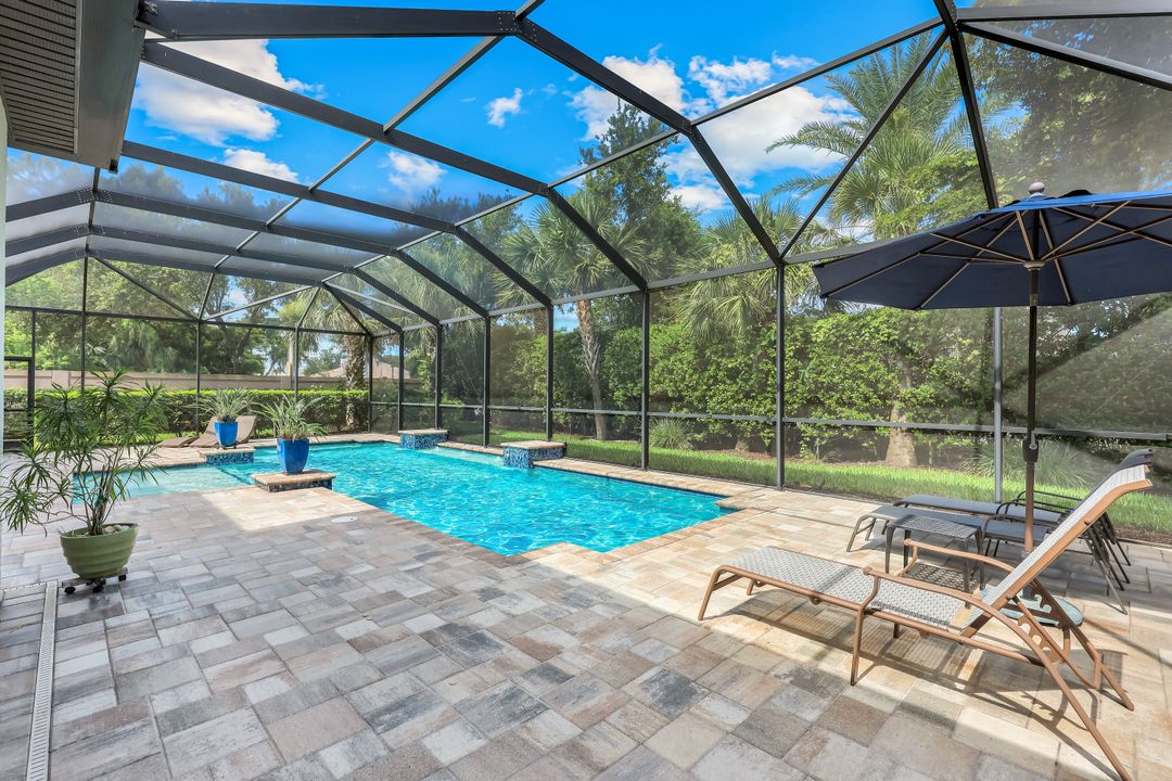 16273 Camden Lakes Cir, Naples, FL 34110