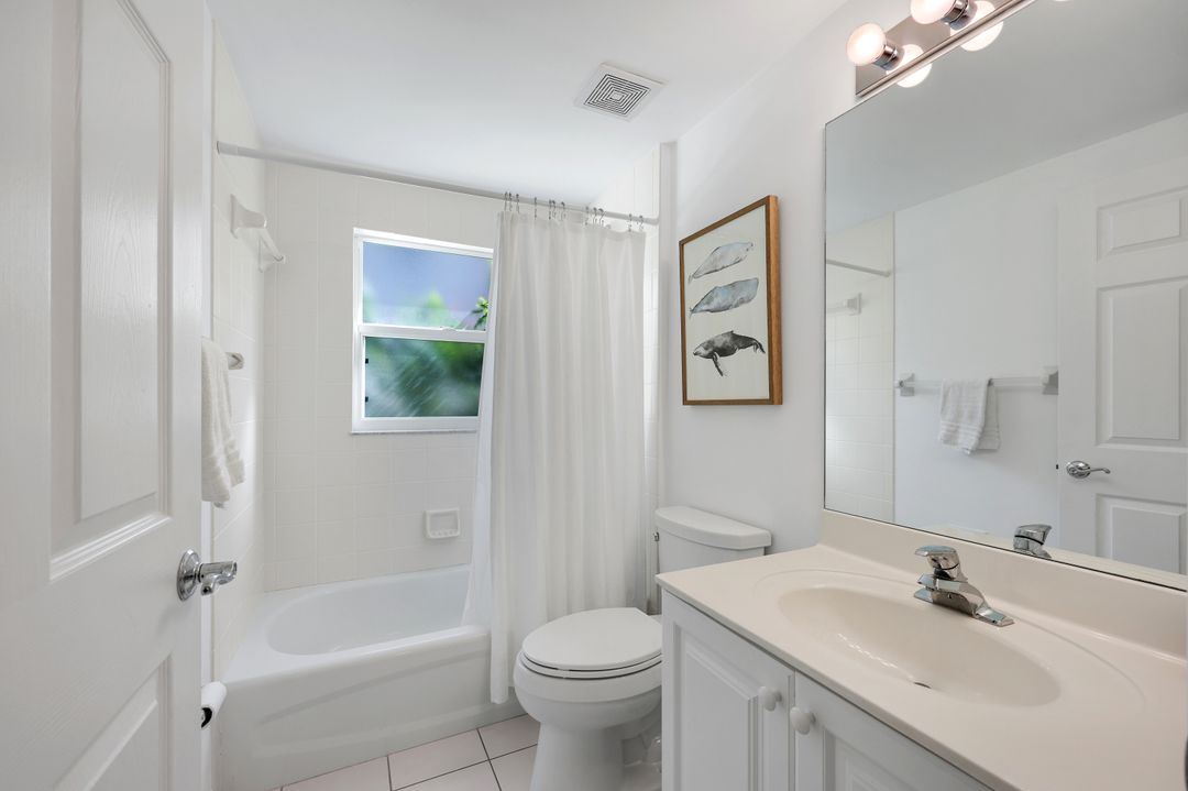5045 Cedar Springs Dr #101, Naples, FL 34110