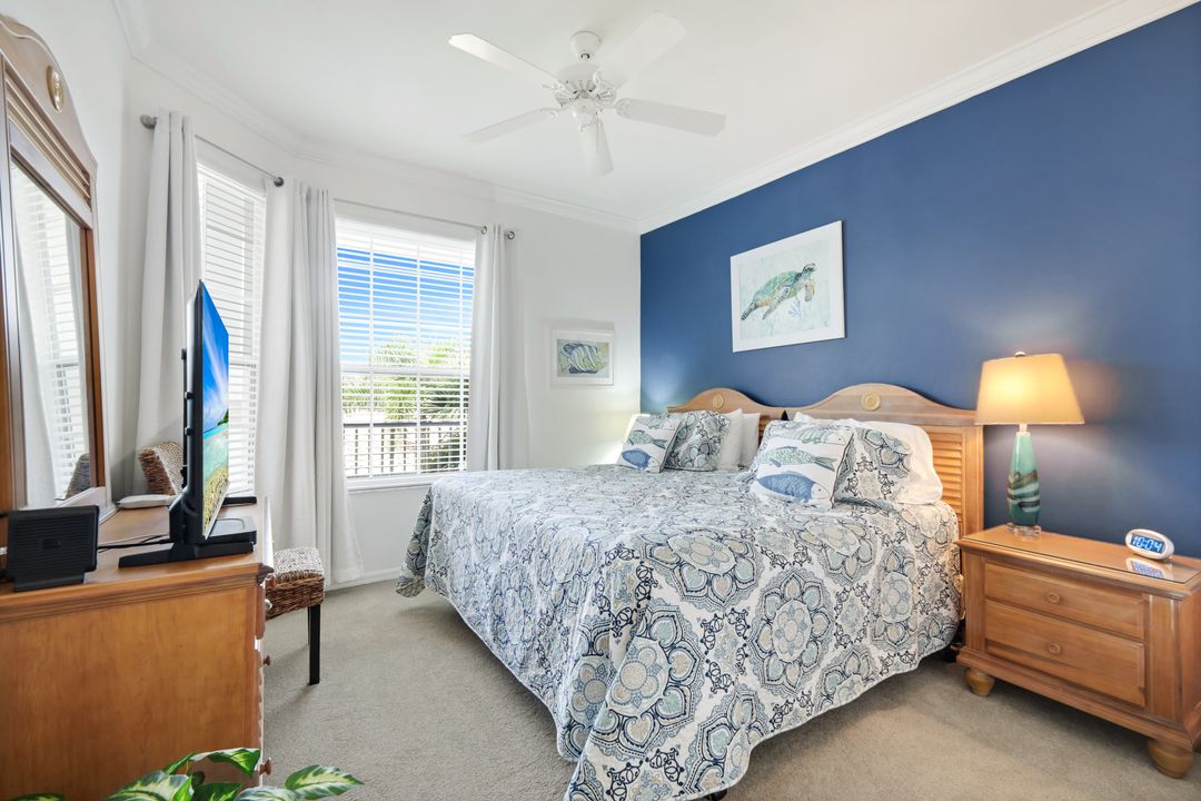 8253 Parkstone Pl #206, Naples, FL 34120