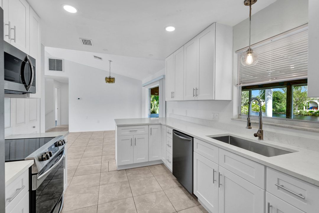 3940 Bennett Ln, Bonita Springs, FL 34134