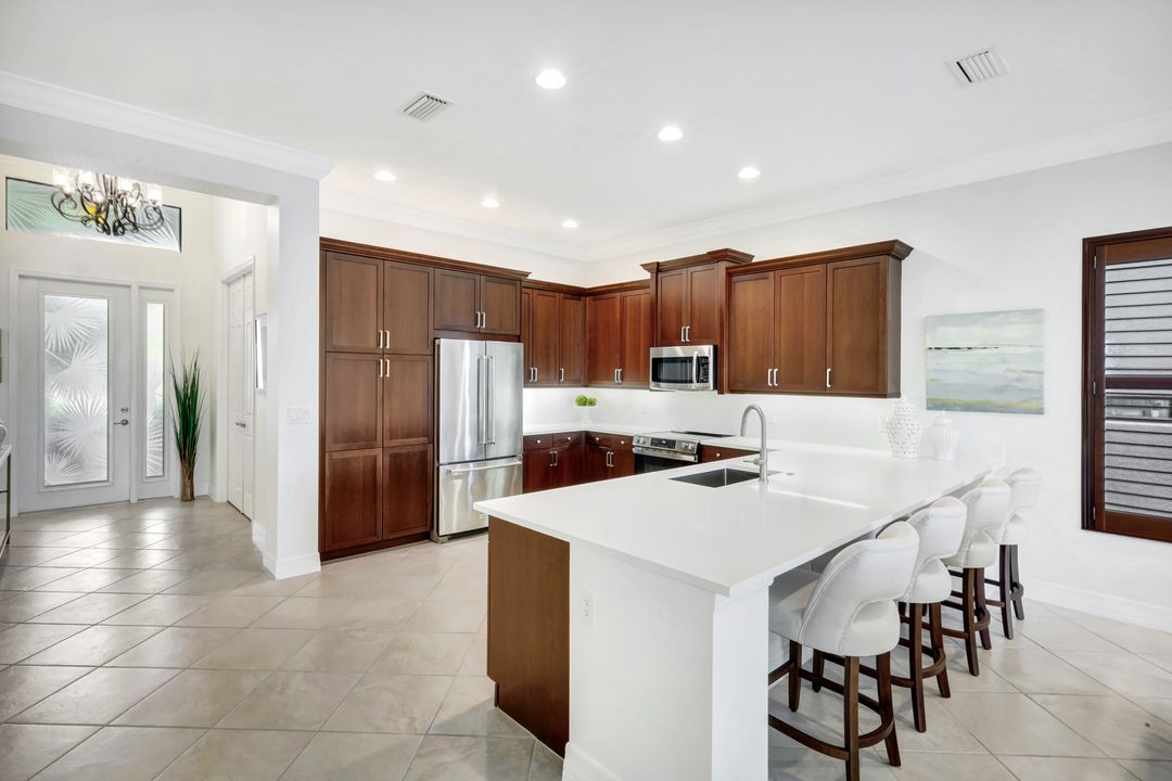 3706 Pleasant Springs Dr, Naples, FL 34119