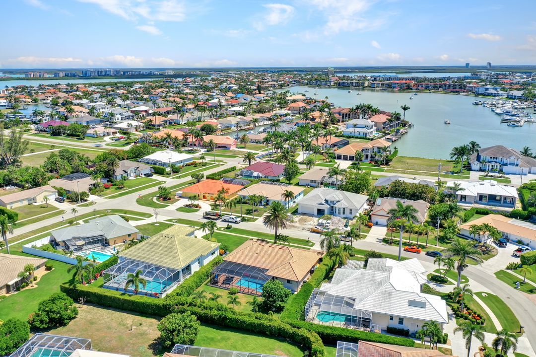 568 Elk Cir, Marco Island, FL 34145